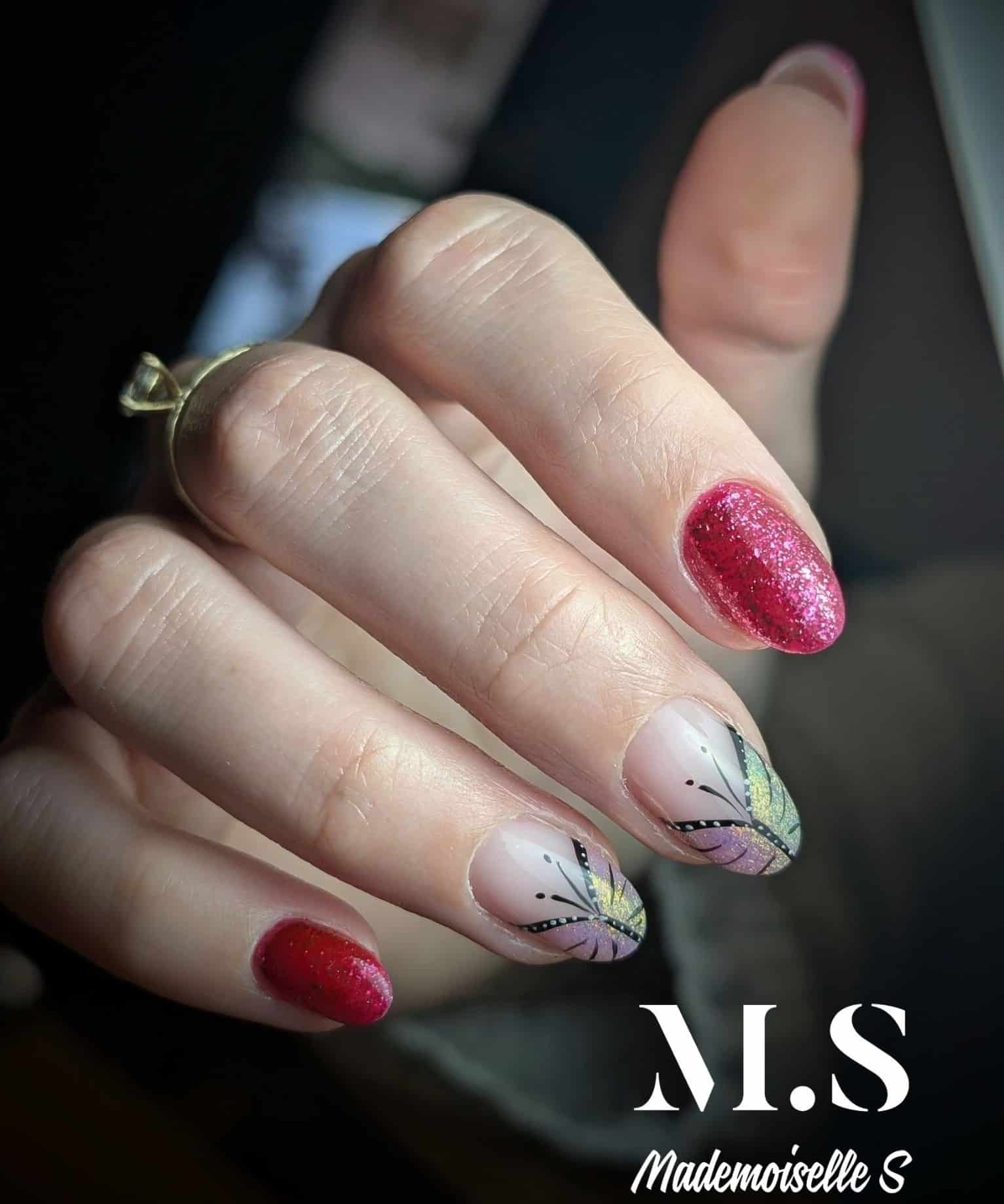 manucure avec papillons en nail art