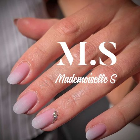 nailart avec babyboomer et paillette